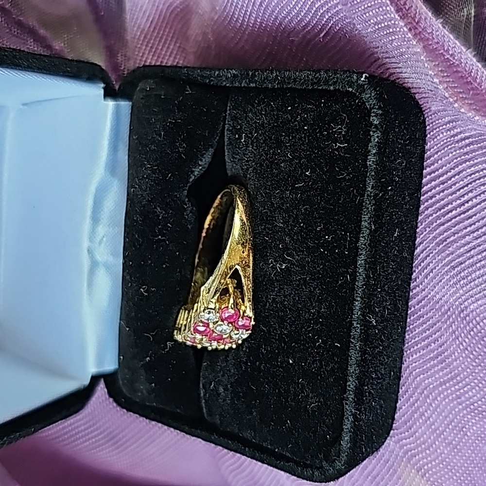 Ring - Picture 3 of 9